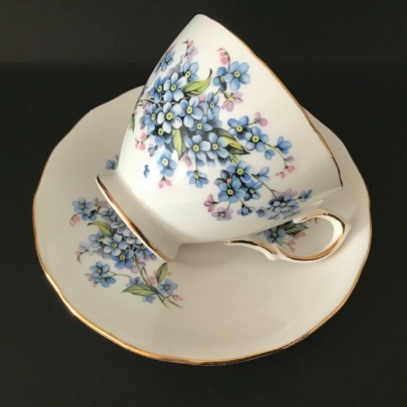 Royal Vale Bone China Tea Cup and Saucer Set - Picture 3 of 5